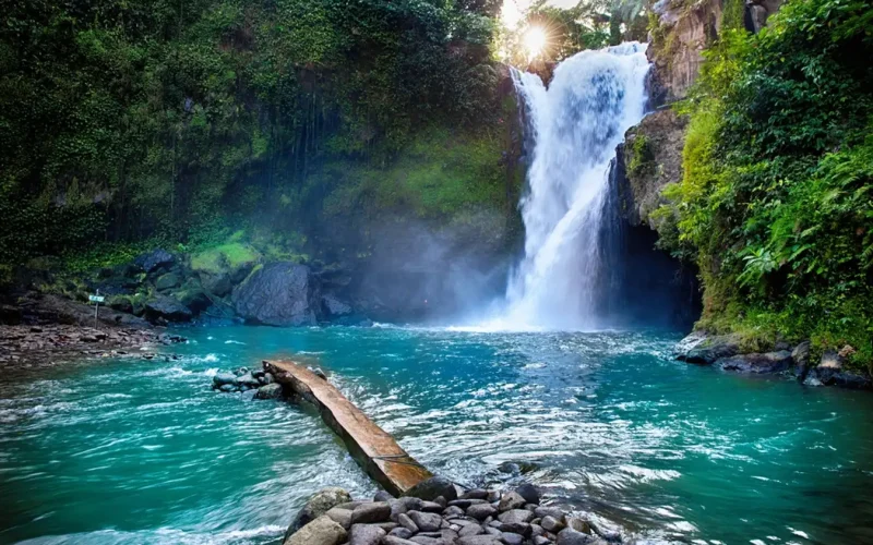 Tegenungan-Waterfall