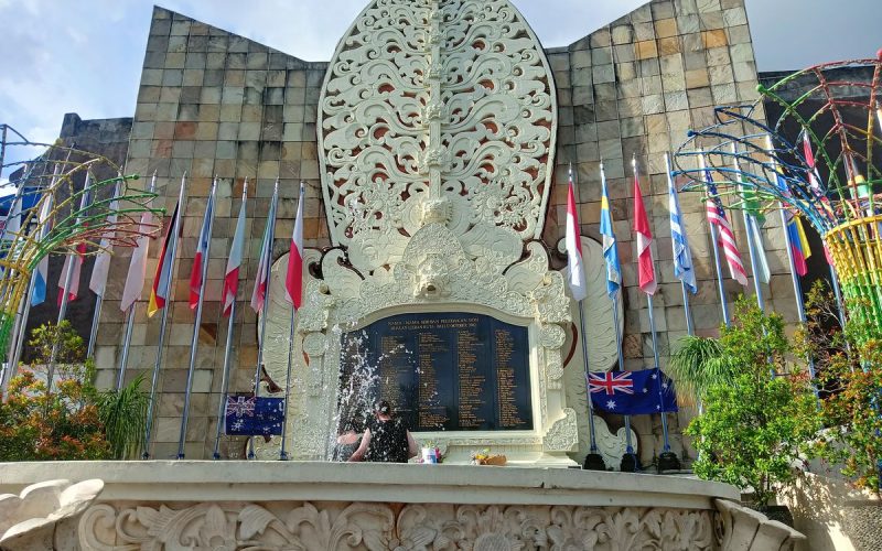 sejumlah-keluarga-korban-bom-bali-1-mulai-berdatangan-ke-monumen-ground-zero-selasa-11102022